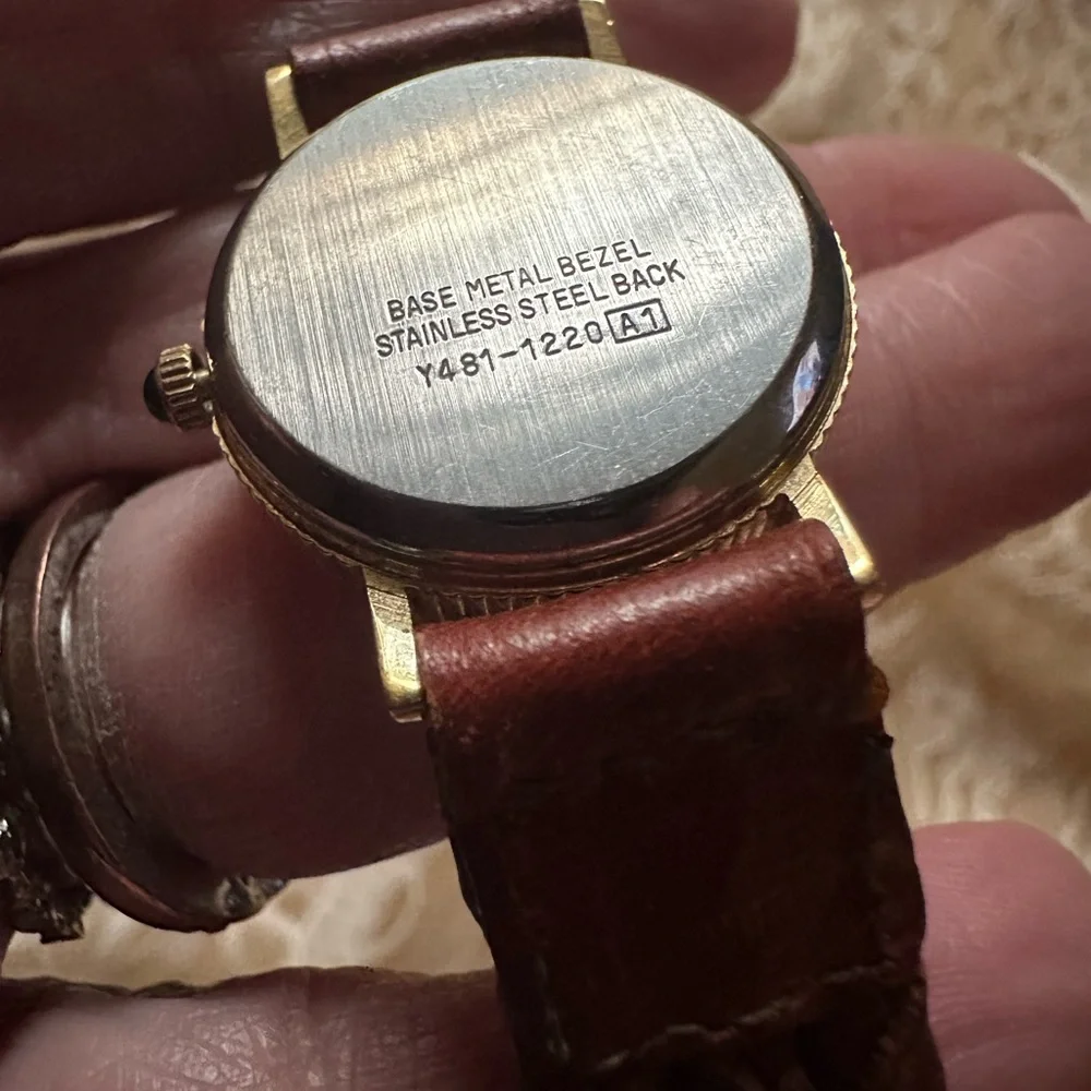 Lorus Walt Disney World Mickey Mouse Watch Gold Tone Needs Battery